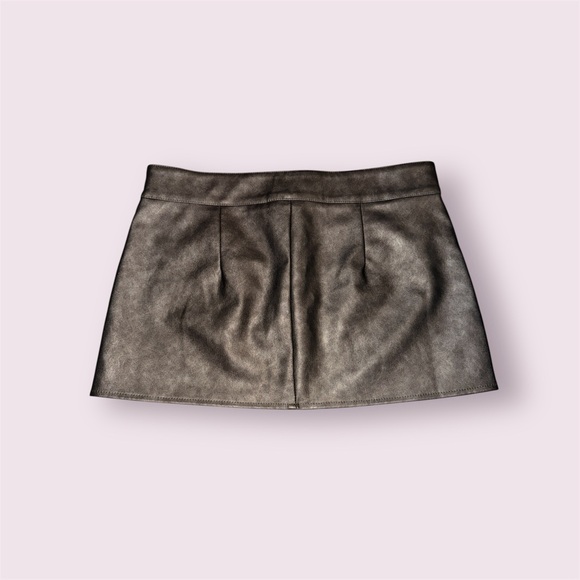 Edikted Metallic Gray Mini Skirt - Picture 2 of 3